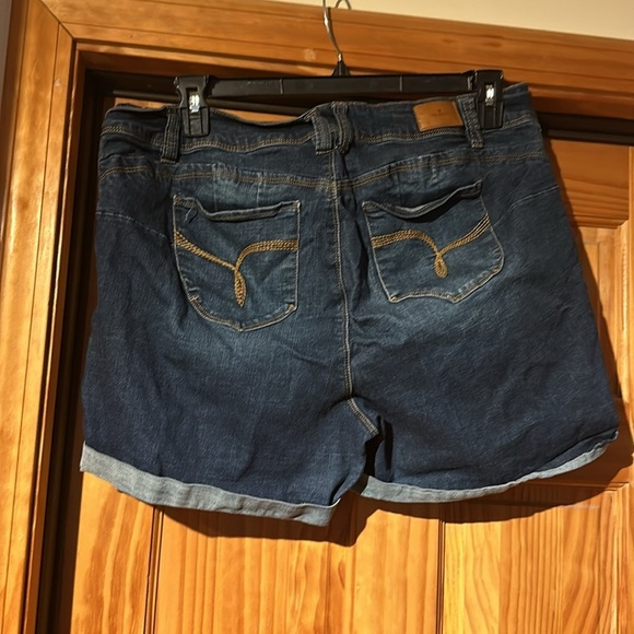 Jean shorts - Picture 2 of 2